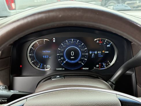 Used 2016 Cadillac Escalade Luxury RWD image 18