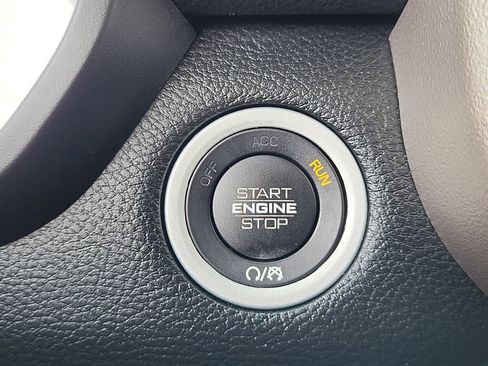 Used 2021 RAM 1500 Laramie AWD/4WD image 21