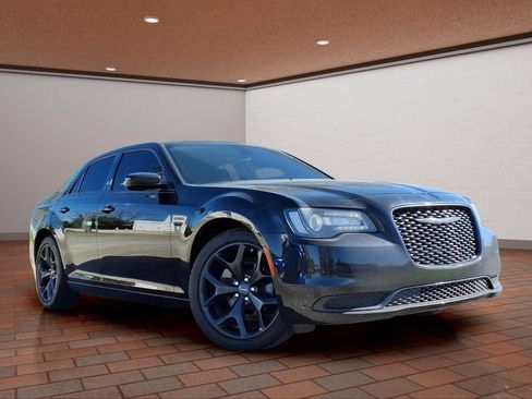 Used 2023 Chrysler 300 Touring w/ Sport Appearance Package RWD image 3