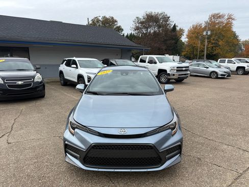 Used 2022 Toyota Corolla SE image 2