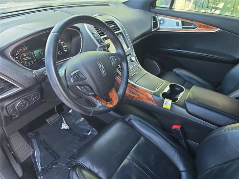 Used 2016 Lincoln MKX Reserve w/ Luxury Package FWD image 18