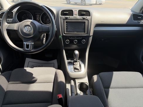 Used 2013 Volkswagen Golf 4-Door FWD image 17