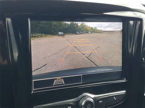 Used 2021 Chevrolet Traverse LS image 19
