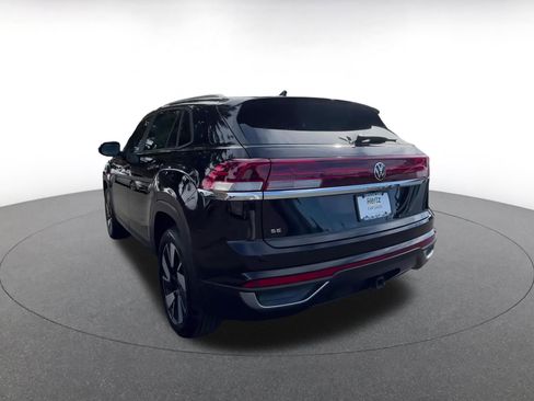 Used 2025 Volkswagen Atlas Cross Sport SE image 11