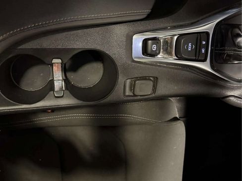 Used 2021 Chevrolet Camaro LT w/ Technology Package image 26