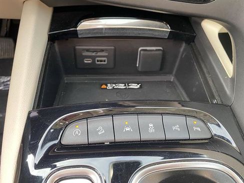 Used 2023 Buick Envision Avenir AWD/4WD image 56