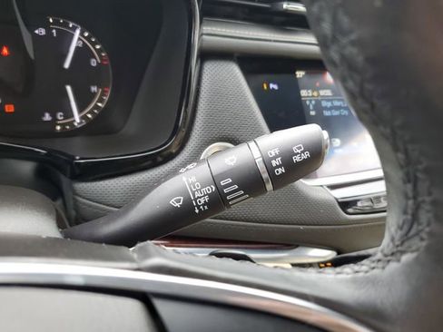 Used 2017 Cadillac XT5 Luxury w/ Driver Awareness Package image 12