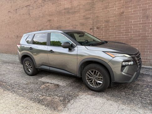 Used 2024 Nissan Rogue S AWD/4WD image 7