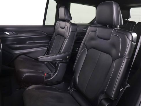 Used 2023 Jeep Grand Cherokee L Laredo AWD/4WD image 34