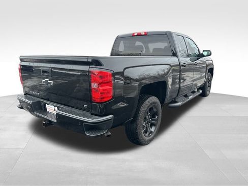 Used 2018 Chevrolet Silverado 1500 LT w/ Midnight Edition image 5