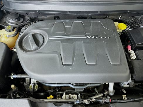 Used 2016 Jeep Cherokee 75th Anniversary FWD image 33