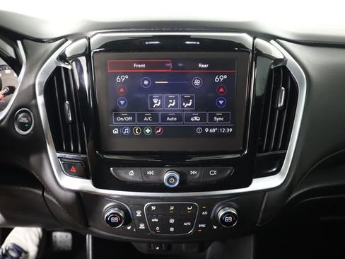 Used 2020 Chevrolet Traverse LT w/ Driver Confidence II Package AWD/4WD image 49
