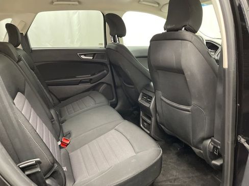 Used 2018 Ford Edge SE image 29