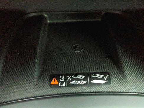 Used 2021 Chevrolet Equinox Premier FWD image 23