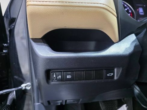 Used 2021 Toyota RAV4 XLE Premium AWD/4WD image 17