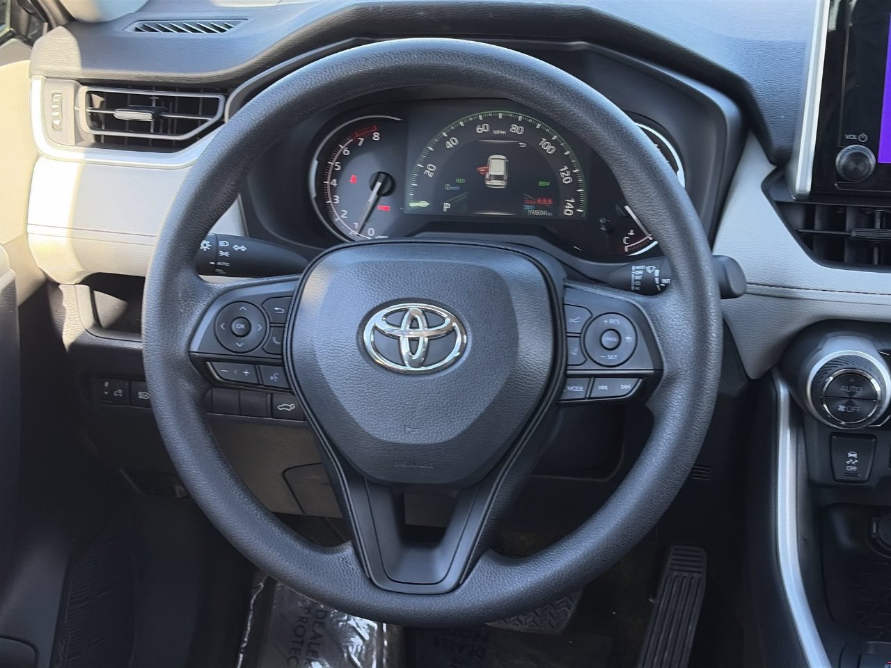 Used 2025 Toyota RAV4 XLE w/ Convenience Package FWD image 13