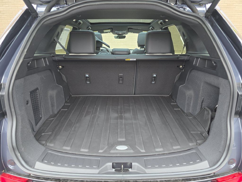 New 2025 Land Rover Discovery Sport Dynamic SE AWD/4WD image 18