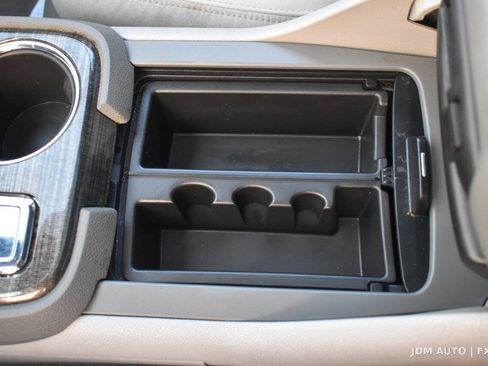 Used 2017 GMC Acadia Limited SLT image 32