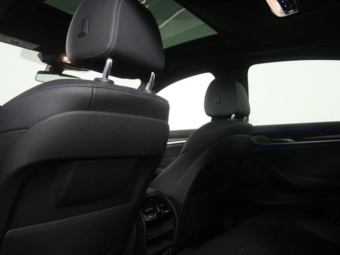 Used 2023 BMW 540i w/ Premium Package RWD image 16