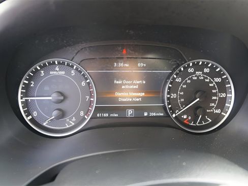 Used 2023 Nissan Armada SL w/ Captain's Chairs Package image 18