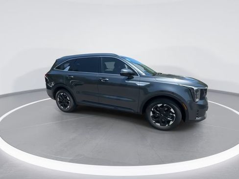 Used 2024 Kia Sorento S FWD image 9