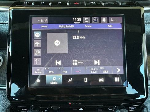 Certified 2023 Jeep Grand Cherokee Altitude image 4