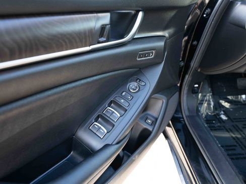 Used 2021 Honda Accord Touring image 7