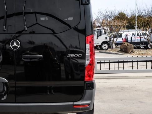 Used 2025 Mercedes-Benz Sprinter 2500 w/ Dashboard Charging Package image 47