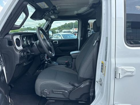 Used 2025 Jeep Wrangler Unlimited Sport AWD/4WD image 13