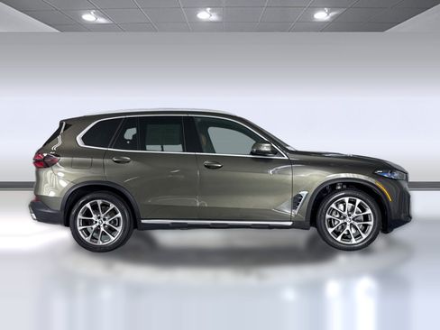Used 2024 BMW X5 xDrive40i w/ Premium Package AWD/4WD image 8