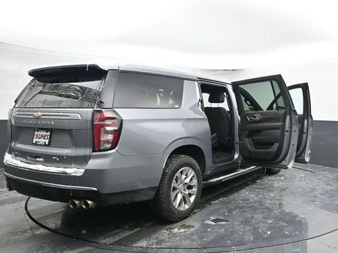 Used 2023 Chevrolet Suburban Premier image 62