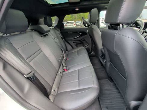 Used 2025 Land Rover Range Rover Evoque Dynamic SE image 18