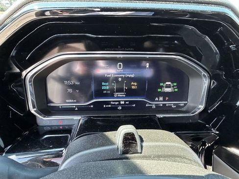 Used 2024 Chevrolet Silverado 1500 High Country image 25