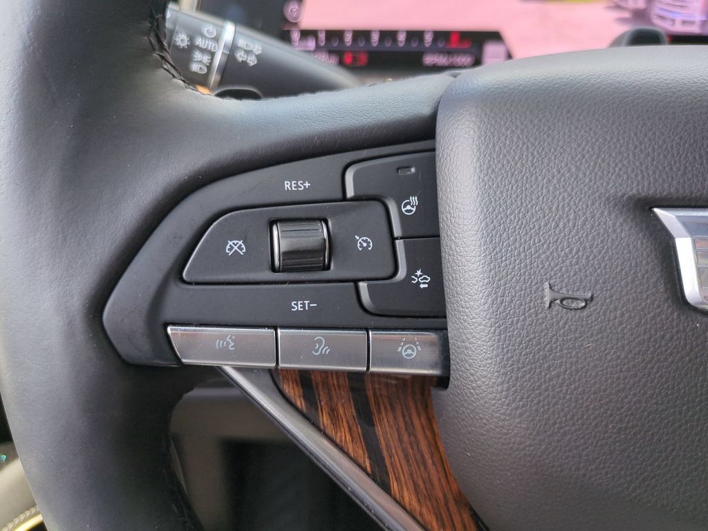 Used 2022 Cadillac Escalade ESV Premium Luxury AWD/4WD image 31