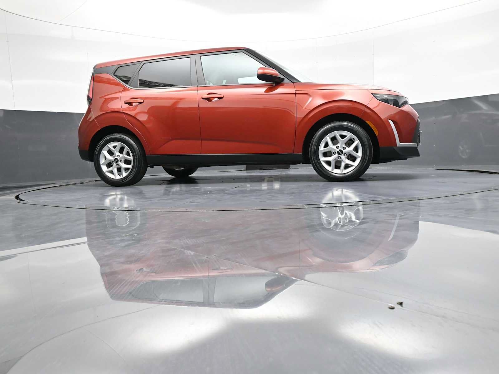 Certified 2023 Kia Soul LX w/ Option Group 015 FWD image 28