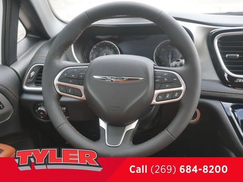 New 2026 Chrysler Pacifica Pinnacle w/ Trailer Tow Group AWD/4WD image 48