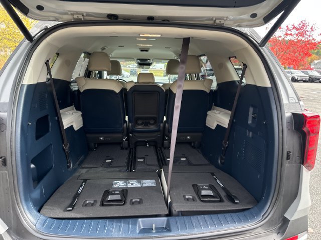Used 2025 Kia Carnival EX FWD image 22