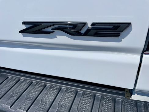 Used 2025 Chevrolet Silverado 2500 ZR2 w/ Technology Package AWD/4WD image 34