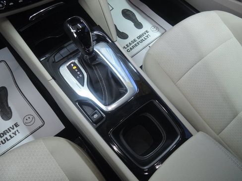 Used 2018 Buick Regal Preferred image 20