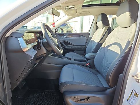 New 2026 Volkswagen Tiguan SE FWD image 12