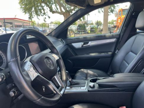 Used 2013 Mercedes-Benz C 250 Sedan image 19