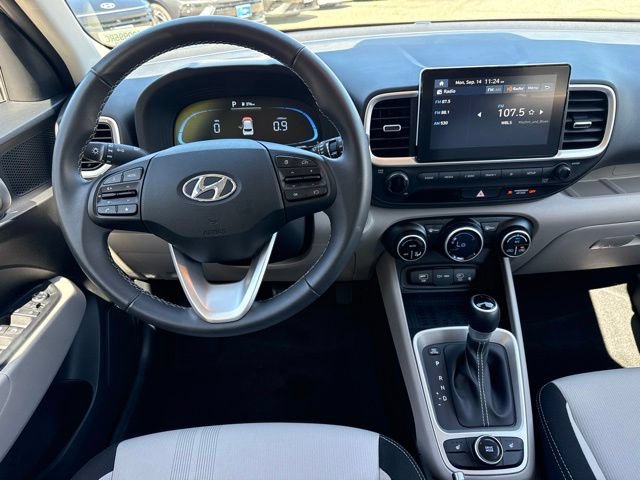 Used 2026 Hyundai Venue SEL FWD image 25