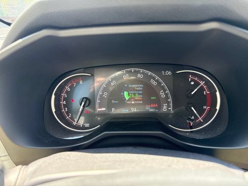 Used 2025 Toyota RAV4 XLE FWD image 13