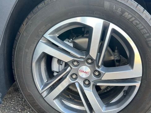 Used 2020 GMC Terrain SLT w/ Preferred Package image 8