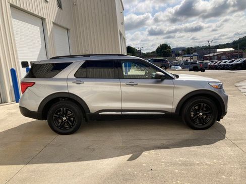 Certified 2020 Ford Explorer XLT w/ Equipment Group 202A AWD/4WD image 10