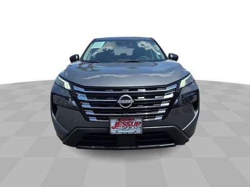 Used 2024 Nissan Rogue S FWD image 3