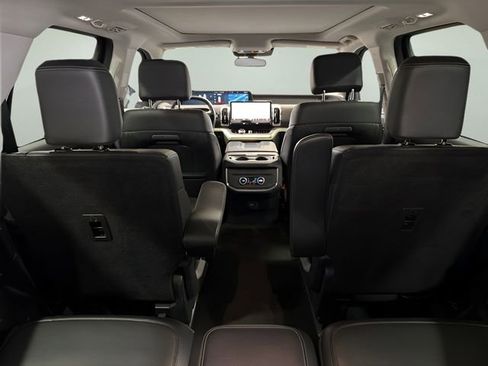Used 2025 Ford Expedition Platinum AWD/4WD image 33
