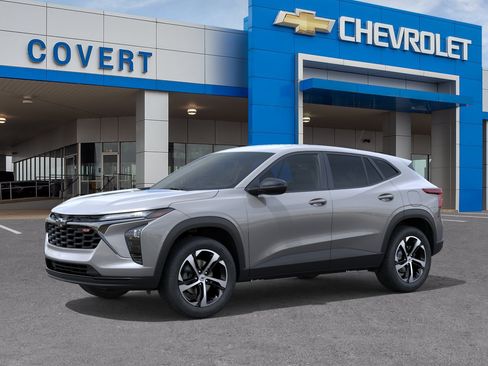 New 2026 Chevrolet Trax RS w/ Driver Confidence Package FWD image 2