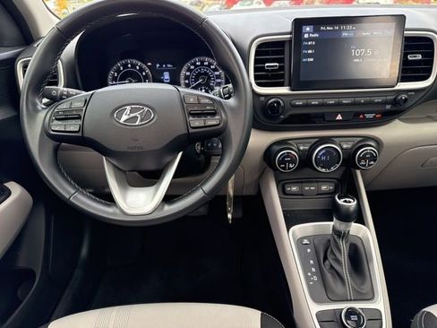 Used 2022 Hyundai Venue SEL image 22
