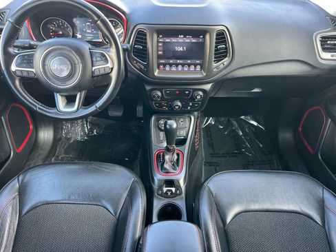 Used 2019 Jeep Compass Trailhawk image 3